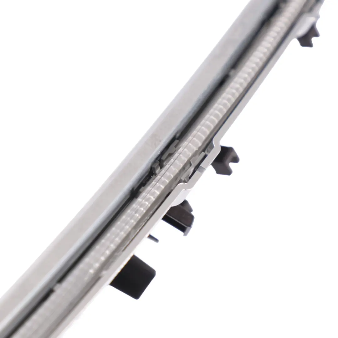 Panneau de Porte Avant Droit Noir Bois Burmester pour Mercedes W213 à propos du numéro de pièce A2137206803 Mercedes W213 Panneau de Porte Avant Droit Noir Bois Burmester - SKU A2137206803 - Numéro de pièce A2137206803