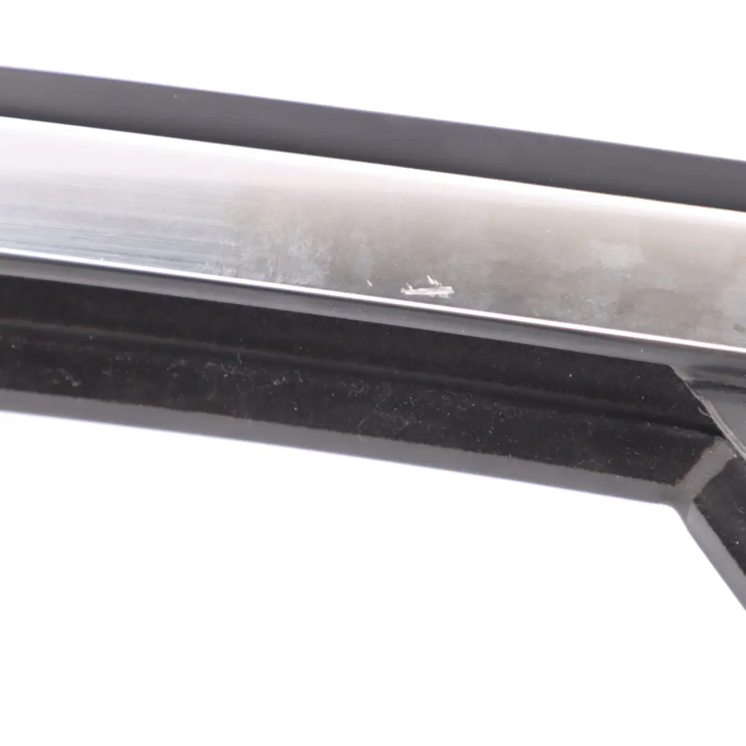 Door Seal Window Guide Front Right O/S Sealing Rubber Gasket to Mercedes W213 with Part number A2137252000 Mercedes W213 Door Seal Window Guide Front Right O/S Sealing Rubber Gasket - SKU A2137252000 - Part number A2137252000