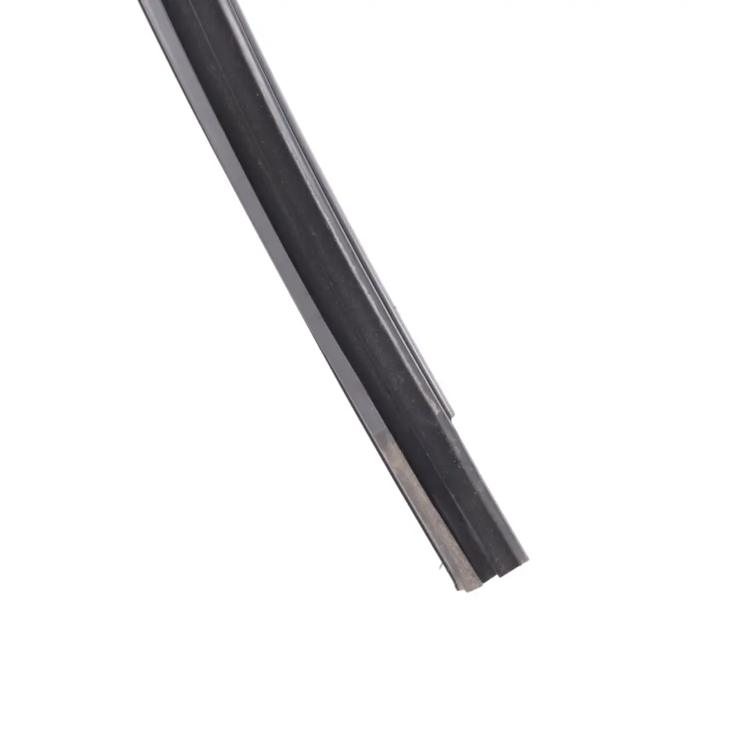 Door Seal Window Guide Front Right O/S Sealing Rubber Gasket to Mercedes W213 with Part number A2137252000 Mercedes W213 Door Seal Window Guide Front Right O/S Sealing Rubber Gasket - SKU A2137252000 - Part number A2137252000