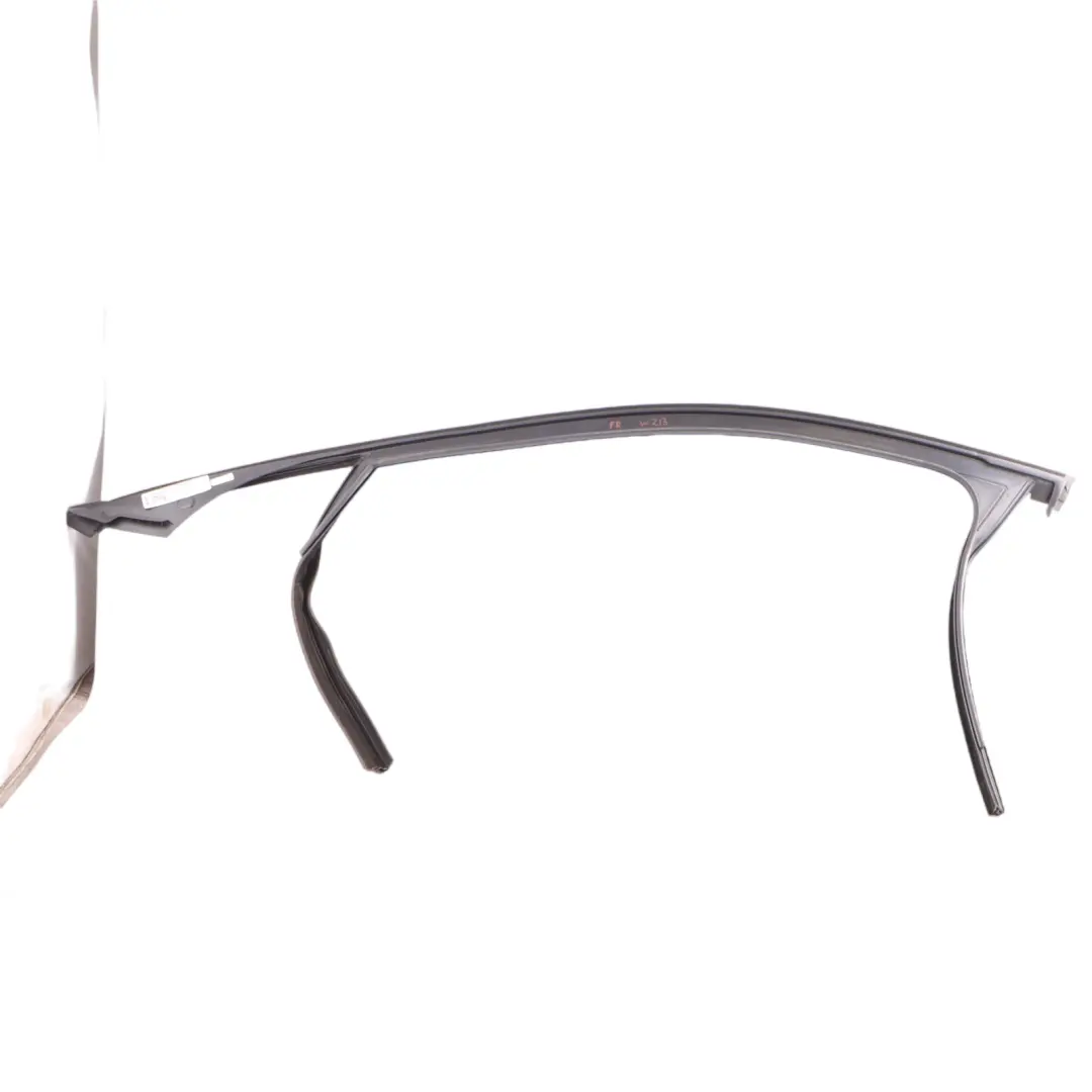 Door Seal Window Guide Front Right O/S Sealing Rubber Gasket to Mercedes W213 with Part number A2137252000 Mercedes W213 Door Seal Window Guide Front Right O/S Sealing Rubber Gasket - SKU A2137252000 - Part number A2137252000