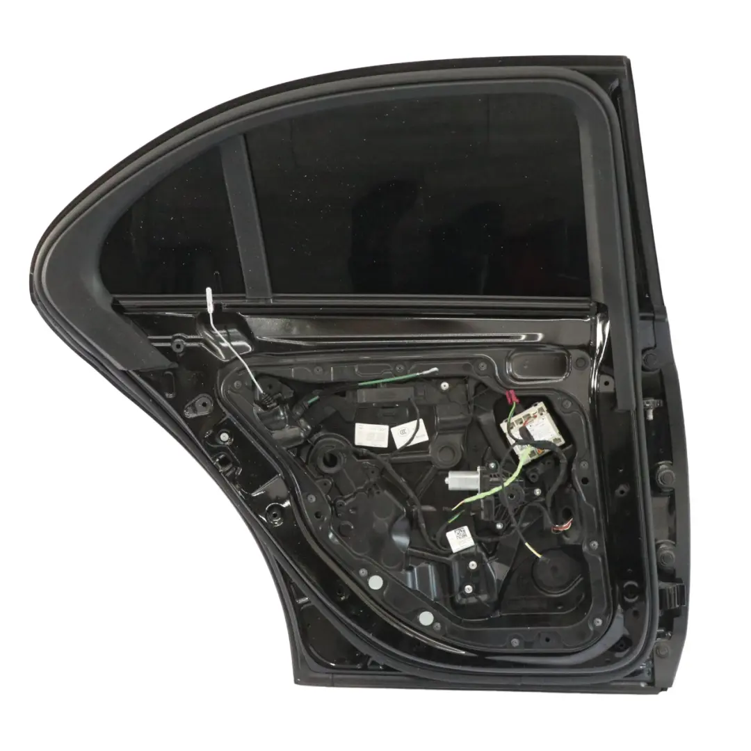 Mercedes W213 Saloon Porte Arrière Gauche Noir Obsidien Métallisé - 197 - SKU A2137300105-OB2 - Numéro de pièce A2137300105