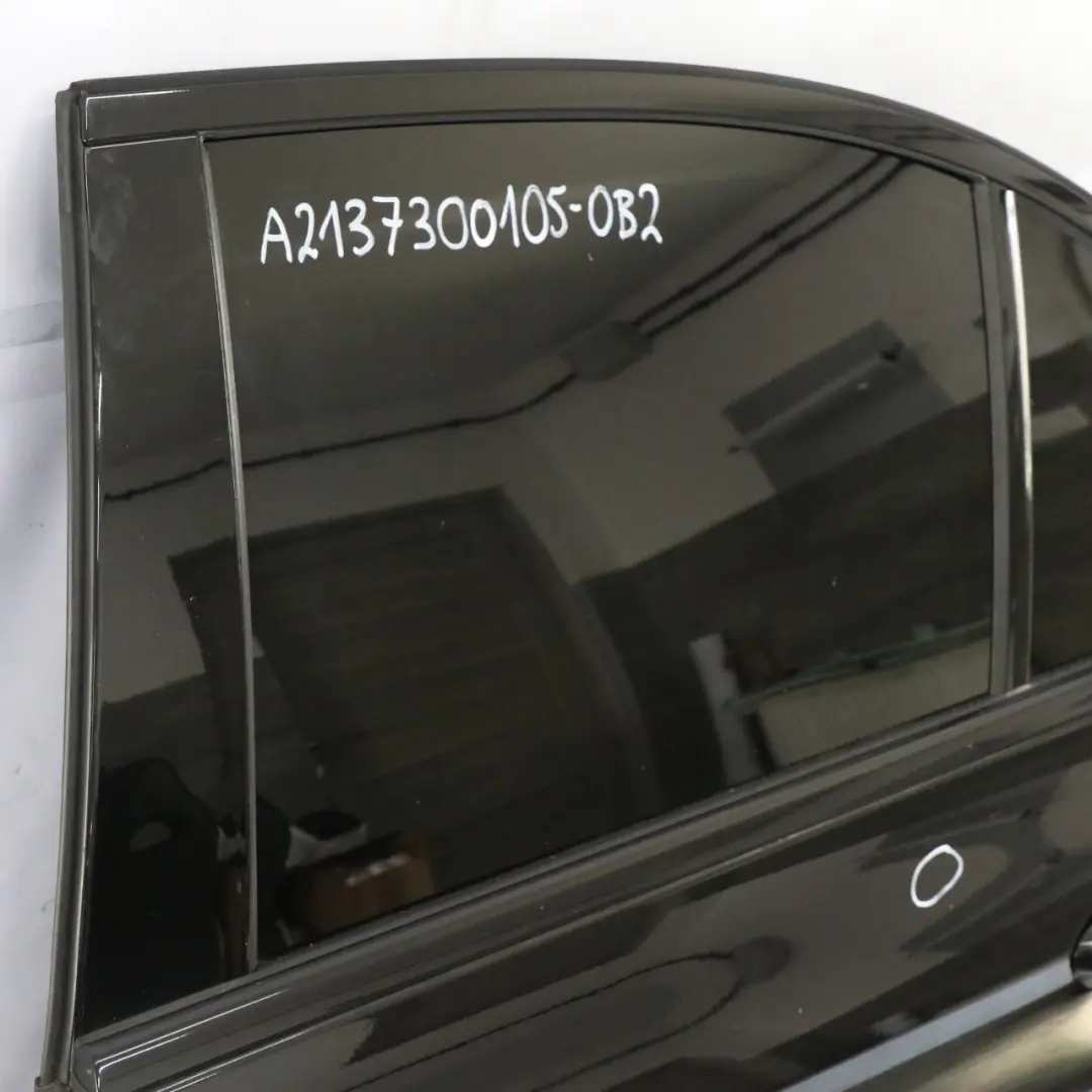 Mercedes W213 Saloon Porte Arrière Gauche Noir Obsidien Métallisé - 197 - SKU A2137300105-OB2 - Numéro de pièce A2137300105