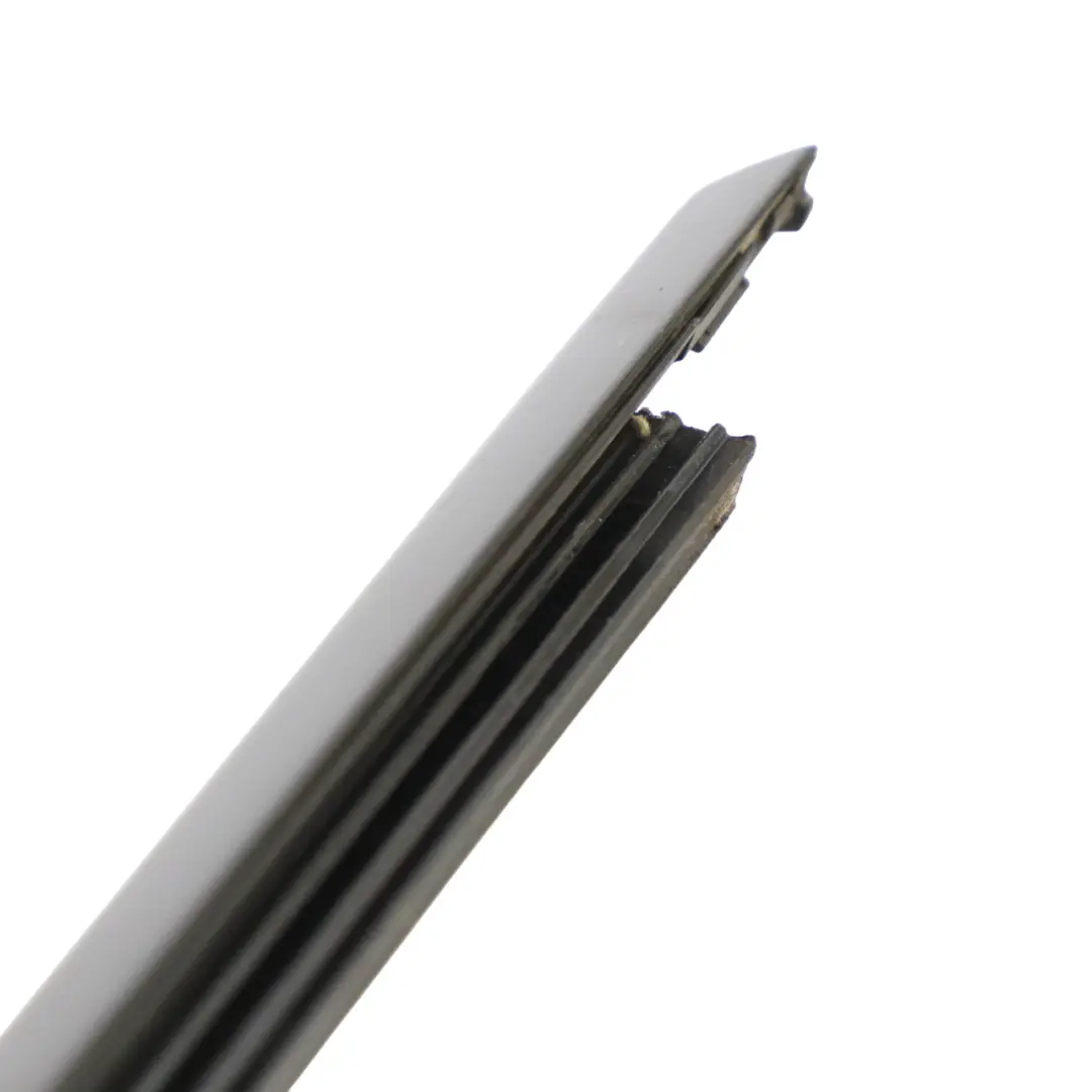 Joint de Joint de Fenêtre de Porte Arrière Gauche pour Mercedes W213 à propos du numéro de pièce A2137300124 Mercedes W213 Joint de Joint de Fenêtre de Porte Arrière Gauche - SKU A2137300124-1 - Numéro de pièce A2137300124