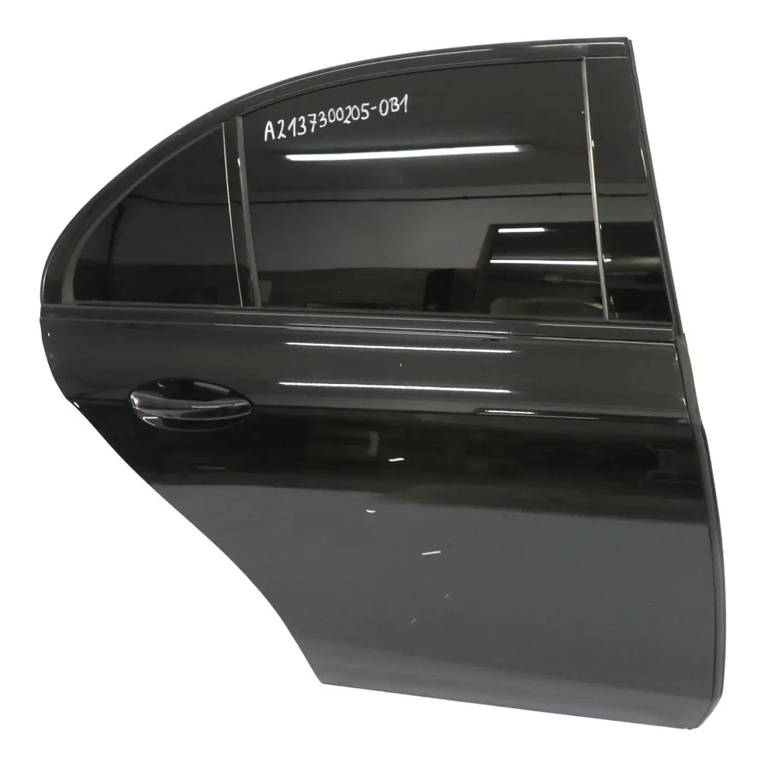 Tür hinten rechts Obsidianschwarz Metallic - 197 für Mercedes W213 Limousine mit Teilenummer A2137300205 Mercedes W213 Limousine Tür hinten rechts Obsidianschwarz Metallic - 197 - SKU A2137300205-OB1 - Teilenummer A2137300205