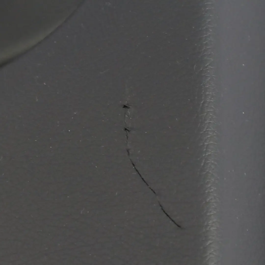 Boczek Drzwi Lewy Tylny Osłona Drzwi Czarna do Mercedes W213 o numerze A2137307705 Mercedes W213 Boczek Drzwi Lewy Tylny Osłona Drzwi Czarna - SKU A2137307705-1 - Numer Części A2137307705