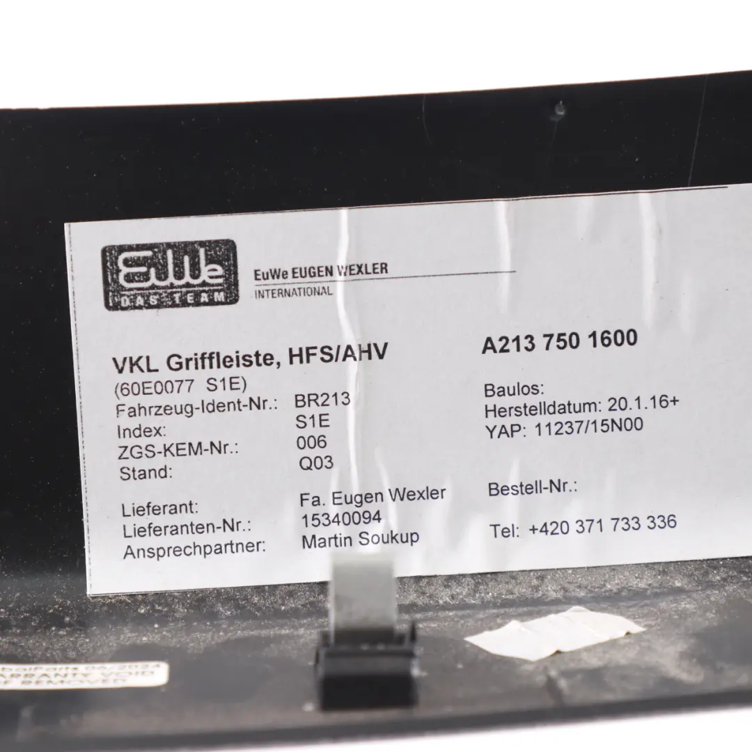 Griffleiste Mercedes W213 Kofferraumklappe Schwarz Schloss abdeckung für mit Teilenummer A2137501600 Griffleiste Mercedes W213 Kofferraumklappe Schwarz Schloss abdeckung - SKU A2137501600 - Teilenummer A2137501600