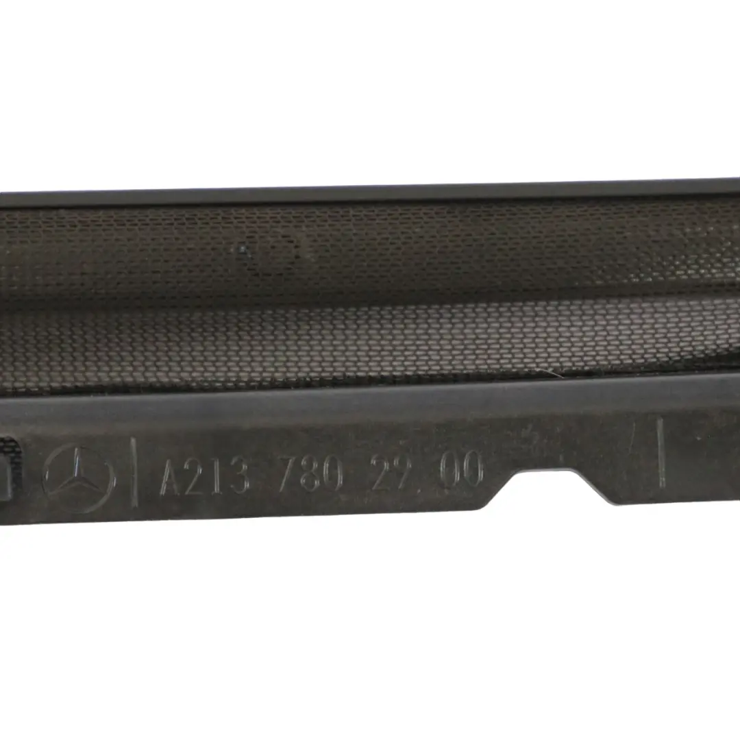 Tetto Cabrio Protezione Deflettore Vento Centro Trim Cover per Mercedes W213 con numero di parte A2137802900 Mercedes W213 Tetto Cabrio Protezione Deflettore Vento Centro Trim Cover - SKU A2137802900 - Numero di parte A2137802900