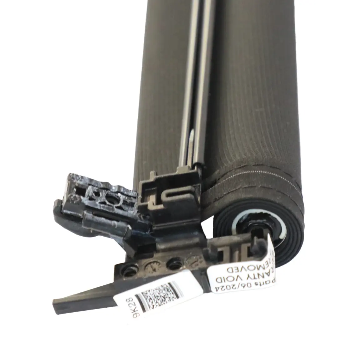 Tetto panoramico scorrevole rullo Tendina parasole per Mercedes W213 con numero di parte A2137808800 Mercedes W213 Tetto panoramico scorrevole rullo Tendina parasole - SKU A2137808800-1 - Numero di parte A2137808800