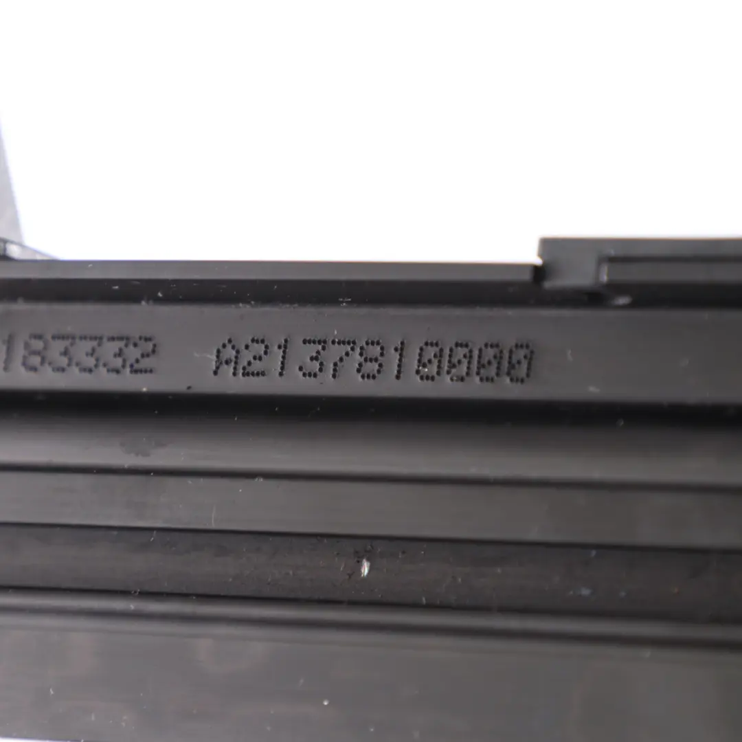 toit ouvrant coulissant rail guidage couvercle gauche pour Mercedes W213 à propos du numéro de pièce A2137810000 Mercedes W213 toit ouvrant coulissant rail guidage couvercle gauche - SKU A2137810000 - Numéro de pièce A2137810000