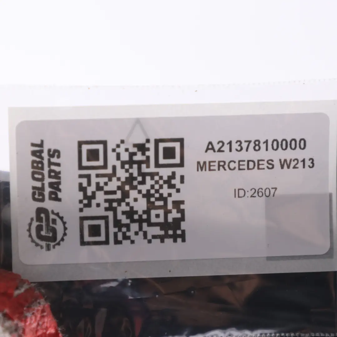 Tetto scorrevole Striscia guida copertura sinistra per Mercedes W213 con numero di parte A2137810000 Mercedes W213 Tetto scorrevole Striscia guida copertura sinistra - SKU A2137810000 - Numero di parte A2137810000