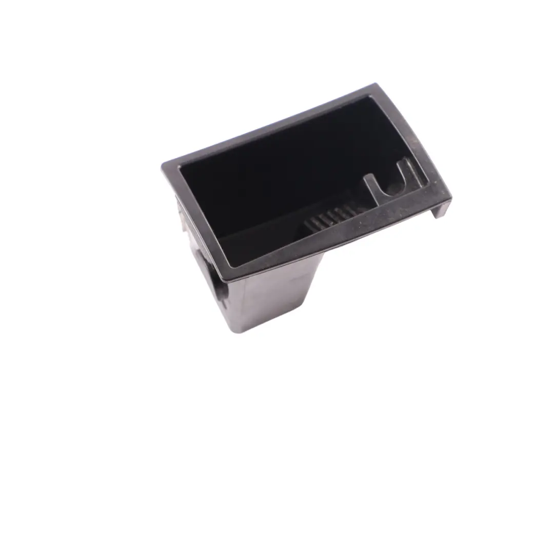 Aschenbecher Mittelkonsole Lagerung Aschenbecher für Mercedes W213 mit Teilenummer A2138100700 Mercedes W213 Aschenbecher Mittelkonsole Lagerung Aschenbecher - SKU A2138100700 - Teilenummer A2138100700