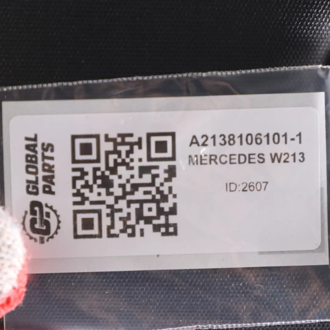  Pare-soleil Mercedes W213 - Cache gauche avant noir - SKU A2138106101-1 - Numéro de pièce A2138106101