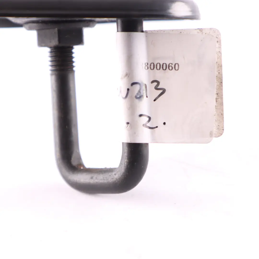 Chiusura del cofano Mercedes W213 Gancio superiore sinistro destro per con numero di parte A2138800060 Chiusura del cofano Mercedes W213 Gancio superiore sinistro destro - SKU A2138800060 - Numero di parte A2138800060