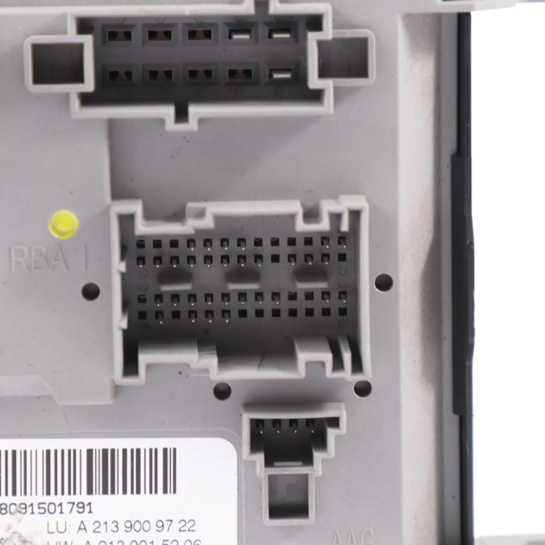 SAM Corps ECU Unité du module de contrôle pour Mercedes W213 à propos du numéro de pièce A2139009722 Mercedes W213 SAM Corps ECU Unité du module de contrôle - SKU A2139009722 - Numéro de pièce A2139009722
