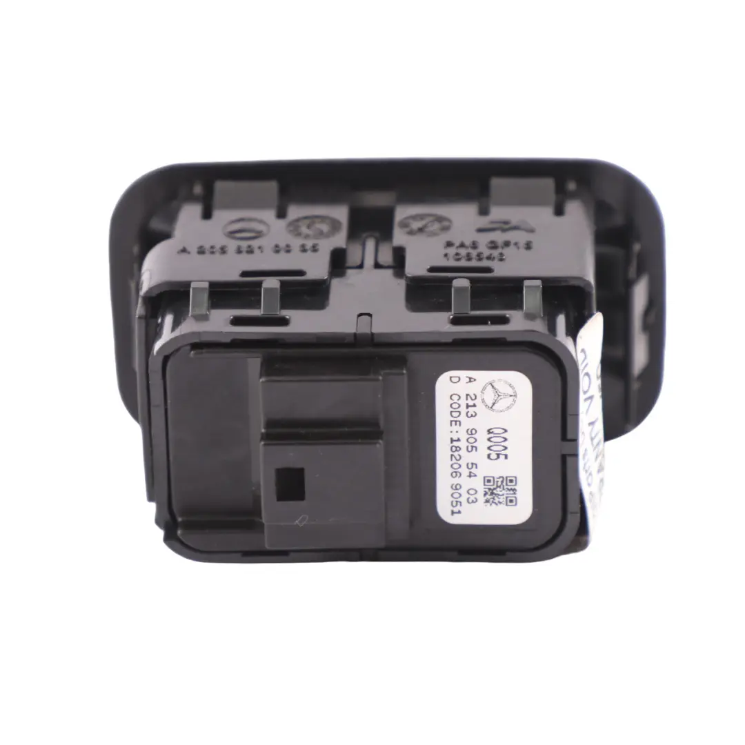 Blocco interruttore aggancio rimorchio per Mercedes W213 con numero di parte A2139055403 Mercedes W213 Blocco interruttore aggancio rimorchio - SKU A2139055403 - Numero di parte A2139055403