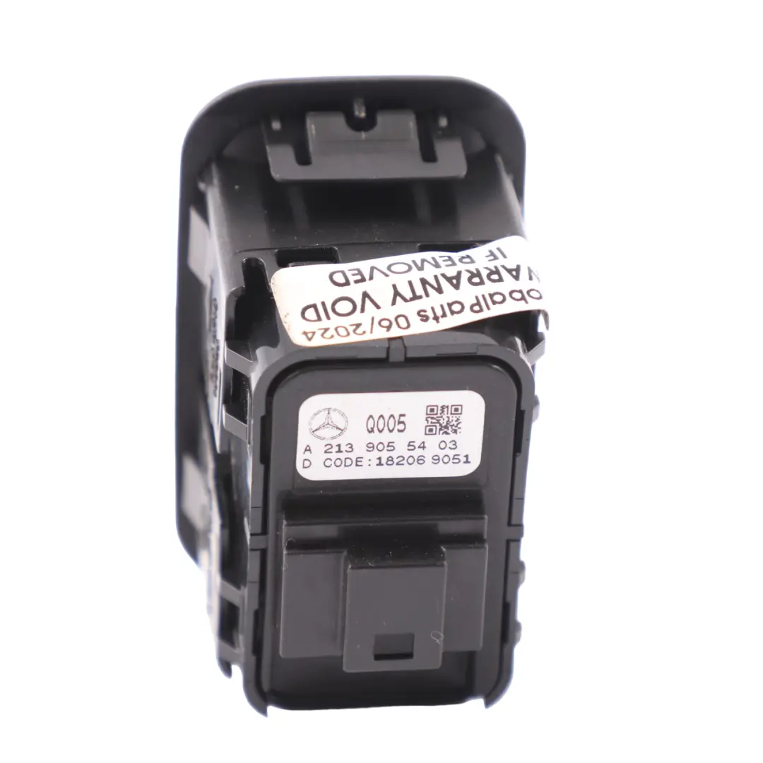Blocco interruttore aggancio rimorchio per Mercedes W213 con numero di parte A2139055403 Mercedes W213 Blocco interruttore aggancio rimorchio - SKU A2139055403 - Numero di parte A2139055403