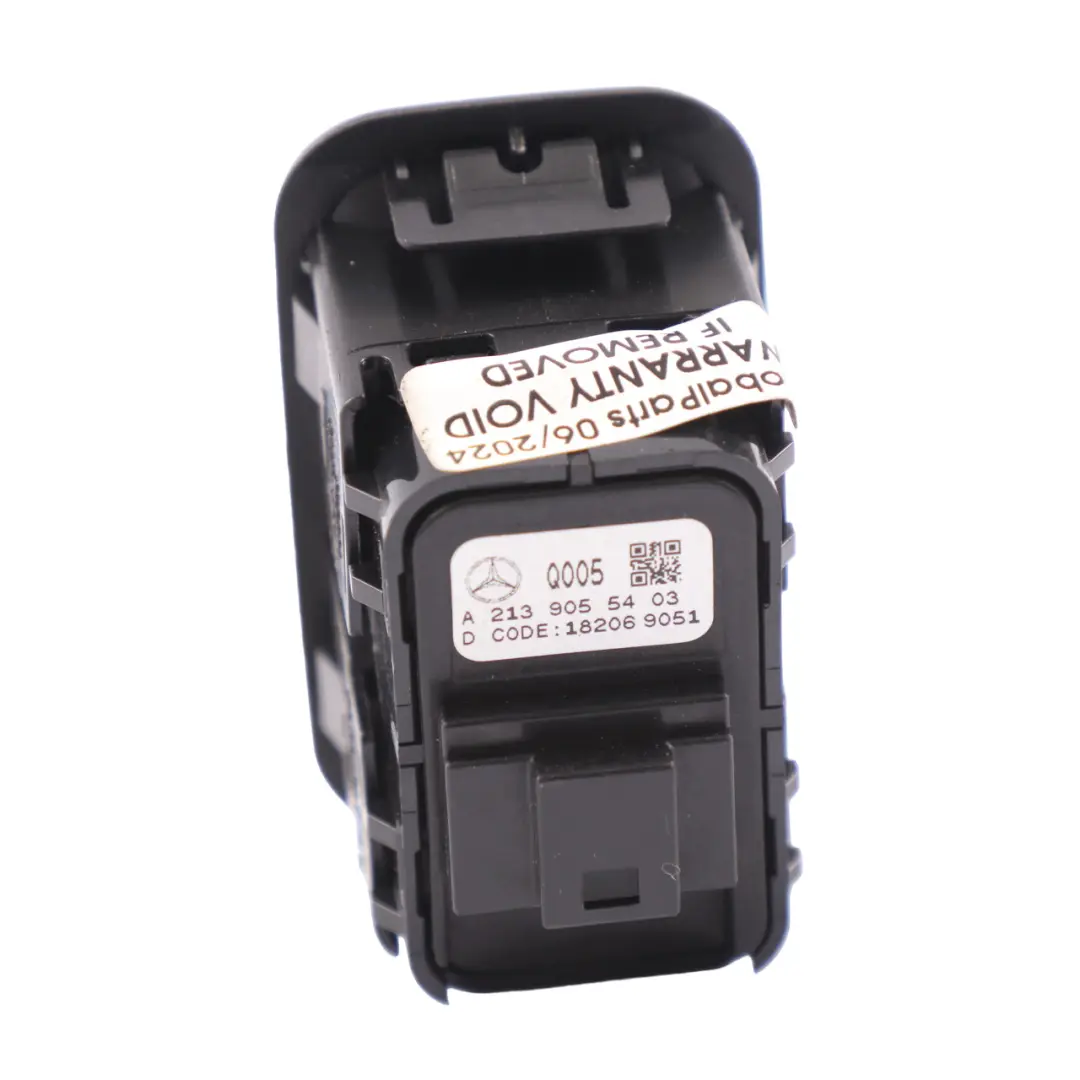 Blocco interruttore aggancio rimorchio per Mercedes W213 con numero di parte A2139055403 Mercedes W213 Blocco interruttore aggancio rimorchio - SKU A2139055403 - Numero di parte A2139055403