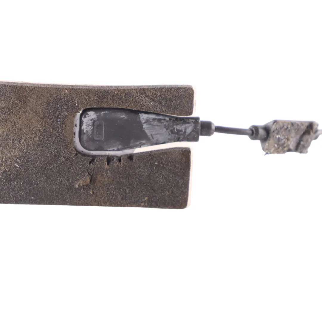 Mercedes W213 Antenna Rear Window Left N/S - SKU A2139059500 - Part number A2139059500