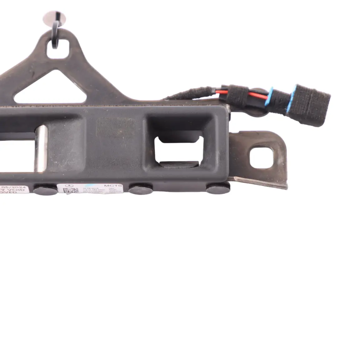 Supporto Serratura Mercedes A205 Cabrio Soft Top Serratura Sinistra per con numero di parte A2177700322 Supporto Serratura Mercedes A205 Cabrio Soft Top Serratura Sinistra - SKU A2177700322 - Numero di parte A2177700322