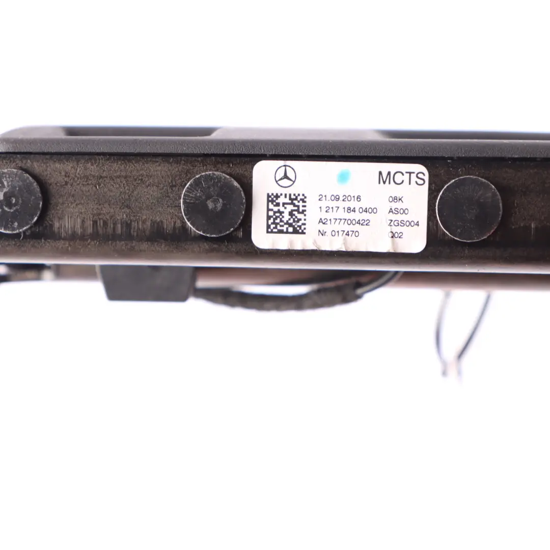 Montaje de cerradura Mercedes A205 Convertible Fijación de la capota Derecha para con número de pieza A2177700422 Montaje de cerradura Mercedes A205 Convertible Fijación de la capota Derecha - SKU A2177700422 - Número de pieza A2177700422