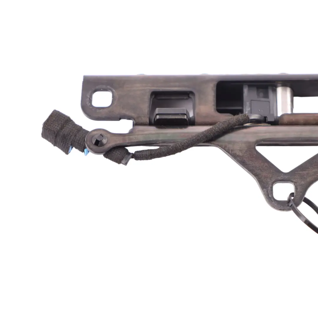 Mercedes A205 Cabrio Mocowanie Zamka Prawe Składanego Dachu - SKU A2177700422 - Numer Części A2177700422