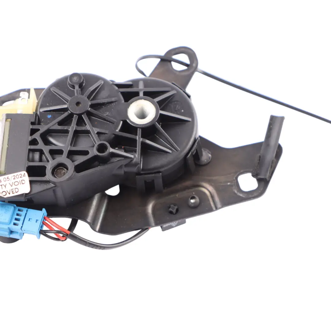 Verdeckverschluß Motorantrieb für Mercedes A205 Cabrio Motor mit Teilenummer A2179069100 Mercedes A205 Cabrio Motor Verdeckverschluß Motorantrieb - SKU A2179069100 - Teilenummer A2179069100