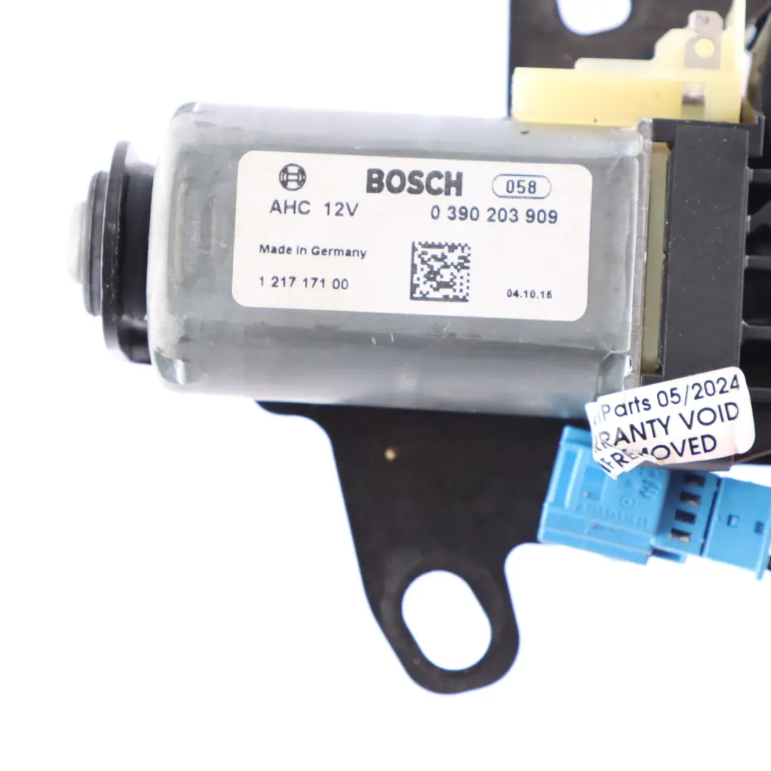 Soft Top Front Lock Motor Drive to Motor Mercedes A205 Convertible with Part number A2179069100 Motor Mercedes A205 Convertible Soft Top Front Lock Motor Drive - SKU A2179069100 - Part number A2179069100