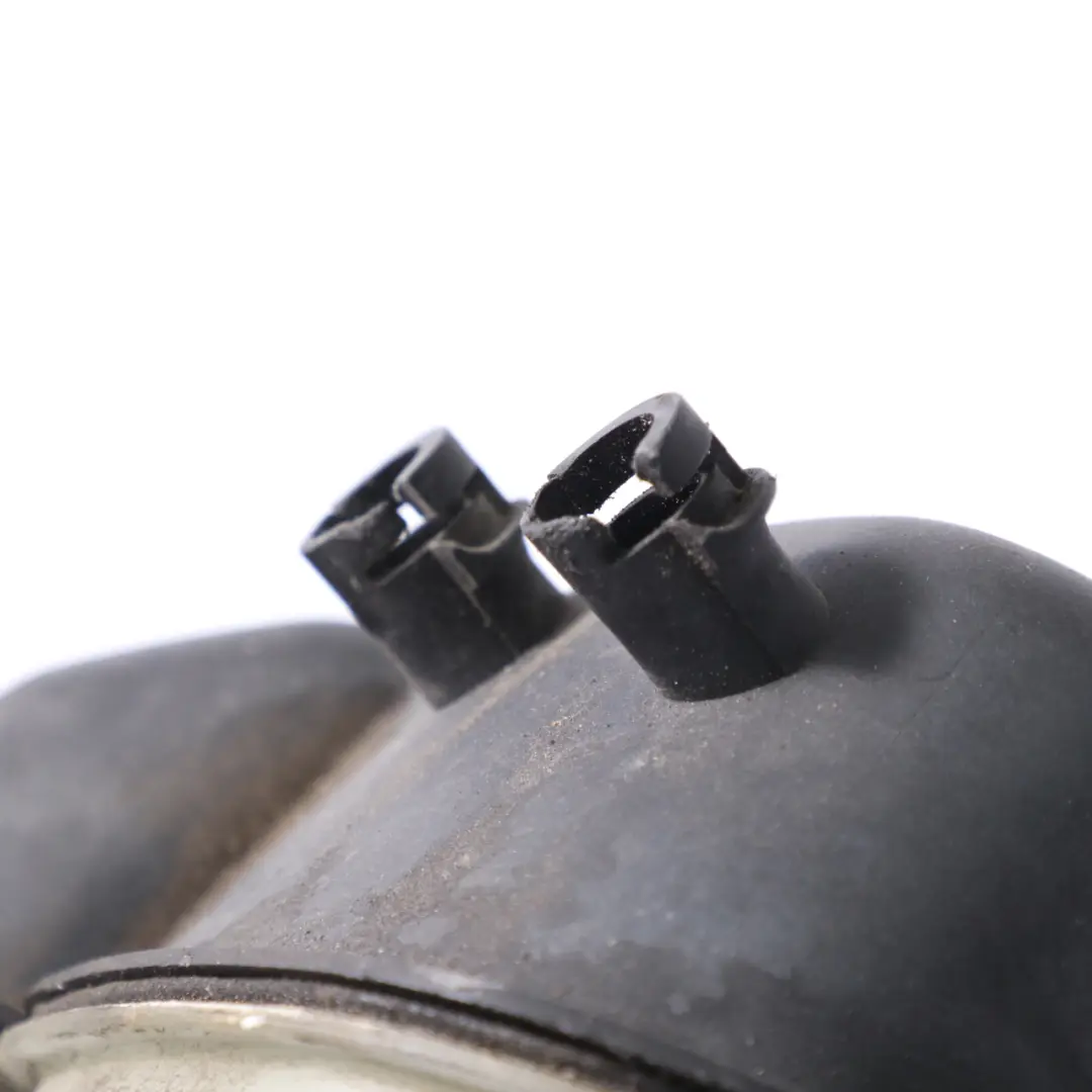 Réservoir d'expansion du liquide de refroidissement pour Mercedes W221 à propos du numéro de pièce A2215000349 Mercedes W221 Réservoir d'expansion du liquide de refroidissement - SKU A2215000349 - Numéro de pièce A2215000349