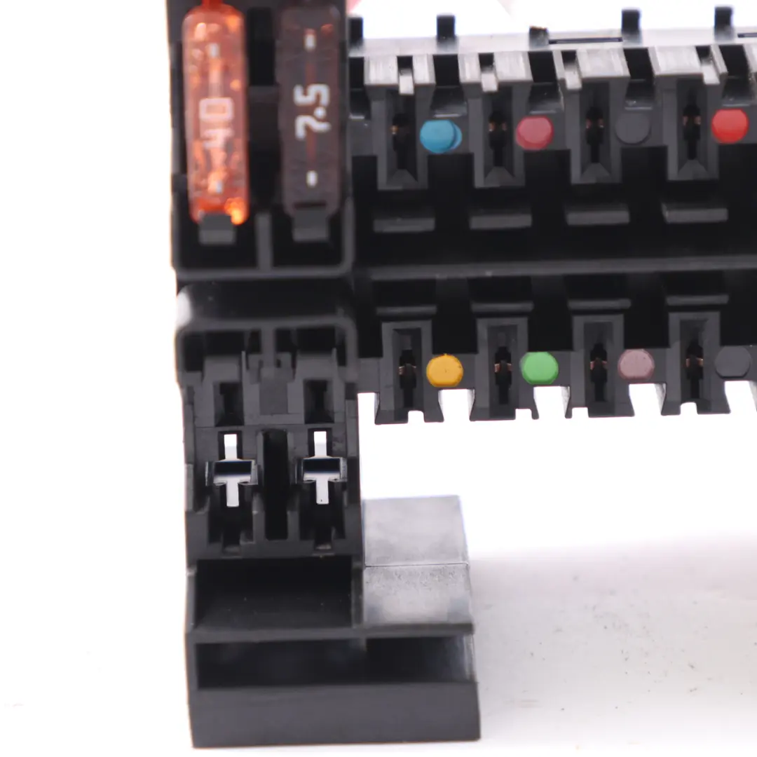 Caja Fusibles Salpicadero Módulo Delantero Izquierdo para Mercedes W221 con número de pieza A2215450601 Mercedes W221 Caja Fusibles Salpicadero Módulo Delantero Izquierdo - SKU A2215450601 - Número de pieza A2215450601