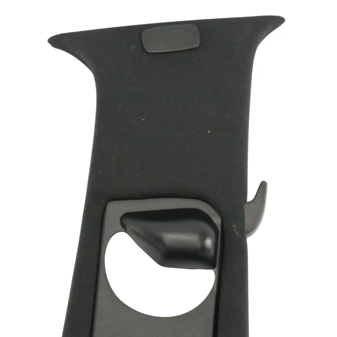Pilastro B Rivestimento interno Top Destra Nero per Mercedes W221 con numero di parte A2216900425 Mercedes W221 Pilastro B Rivestimento interno Top Destra Nero - SKU A2216900425 - Numero di parte A2216900425