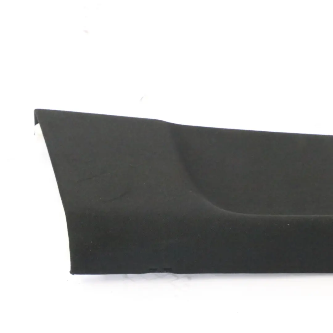 Pilastro B Rivestimento interno Top Destra Nero per Mercedes W221 con numero di parte A2216900425 Mercedes W221 Pilastro B Rivestimento interno Top Destra Nero - SKU A2216900425 - Numero di parte A2216900425