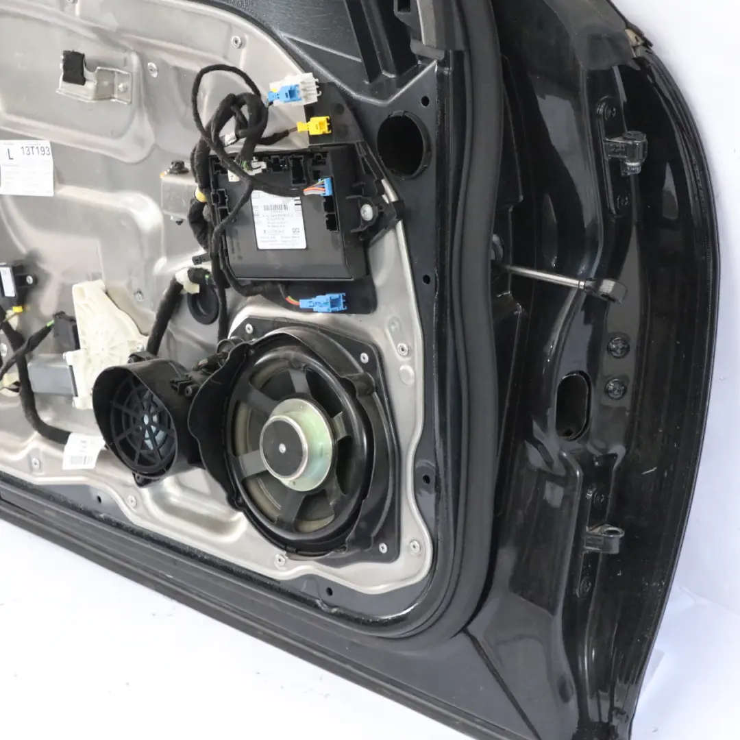 Mercedes W221 Porte Avant Gauche Revêtement de Porte Noir Peint Classe S - SKU A2217200105-BLK - Numéro de pièce A2217200105