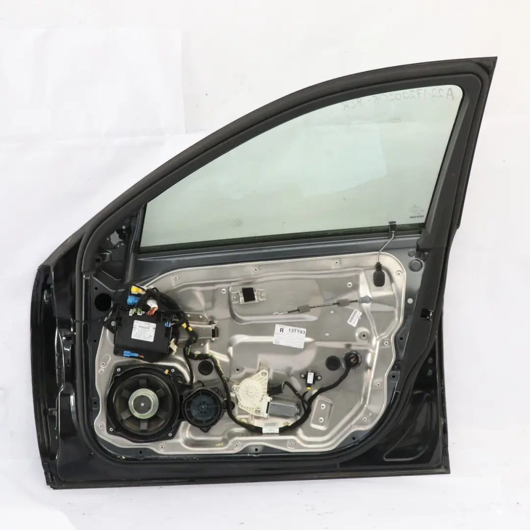 Mercedes W221 Couvercle de Porte Avant Droite Noir Peint Classe S - SKU A2217200205-BLK - Numéro de pièce A2217200205