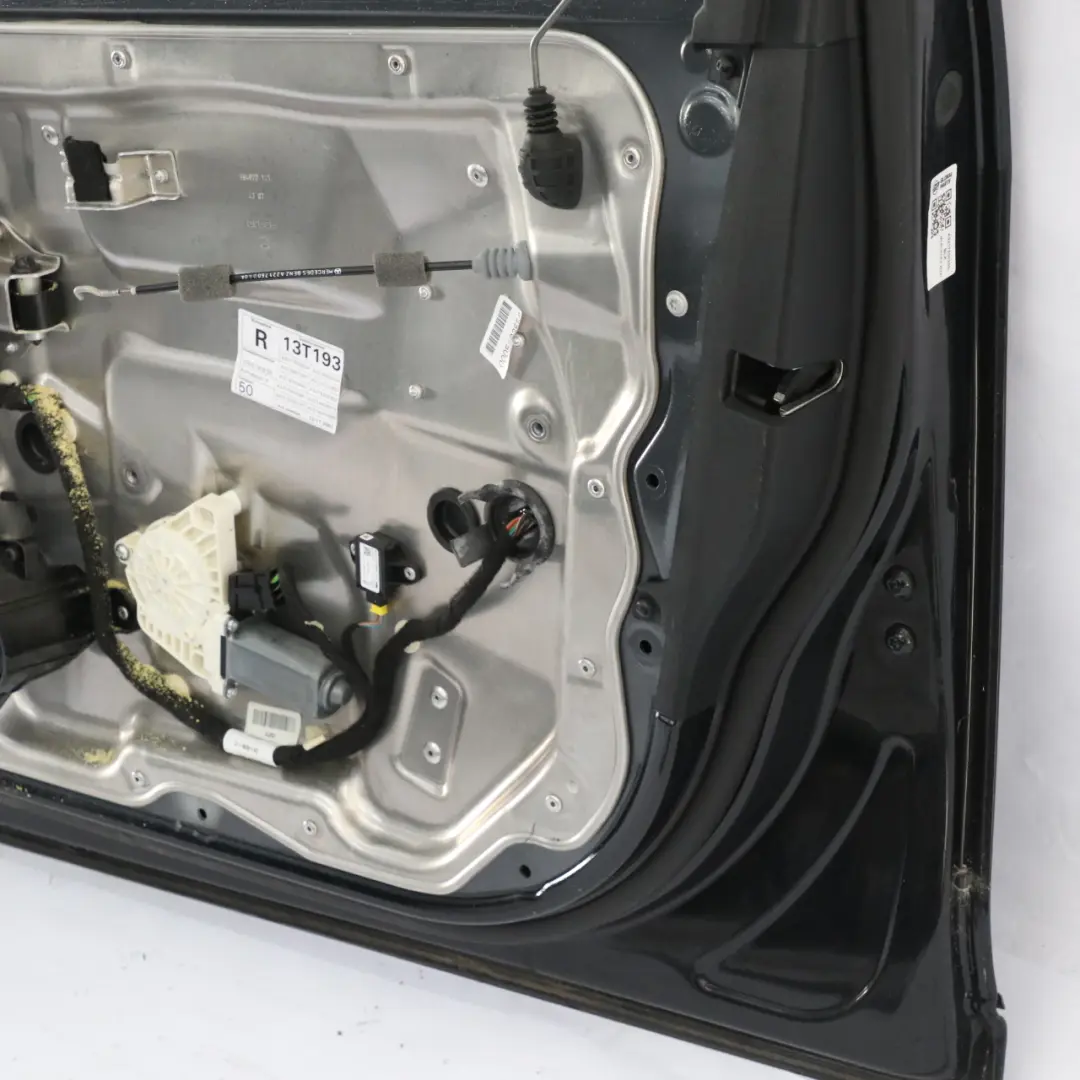 Mercedes W221 Couvercle de Porte Avant Droite Noir Peint Classe S - SKU A2217200205-BLK - Numéro de pièce A2217200205