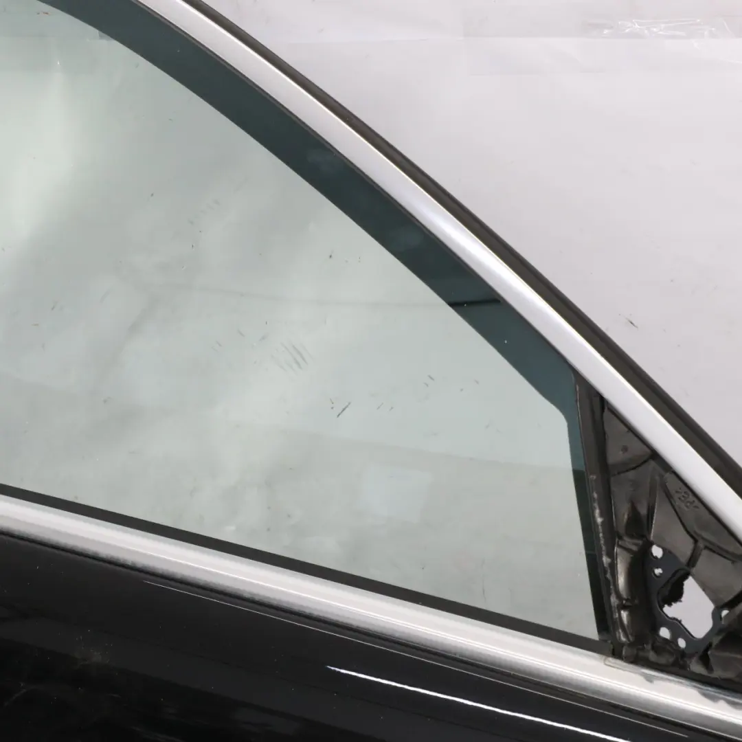 Rivestimento porta anteriore destra nero verniciato Classe S per Mercedes W221 con numero di parte A2217200205 Mercedes W221 Rivestimento porta anteriore destra nero verniciato Classe S - SKU A2217200205-BLK - Numero di parte A2217200205