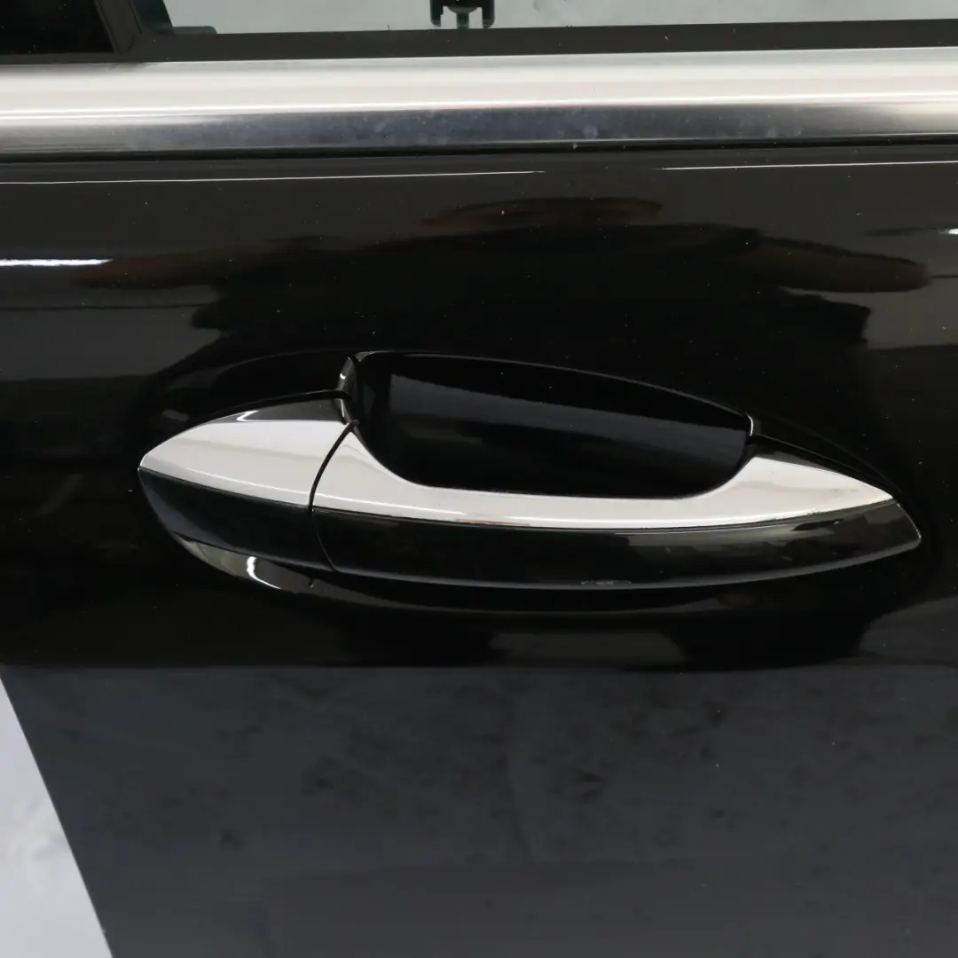 Rivestimento porta anteriore destra nero verniciato Classe S per Mercedes W221 con numero di parte A2217200205 Mercedes W221 Rivestimento porta anteriore destra nero verniciato Classe S - SKU A2217200205-BLK - Numero di parte A2217200205