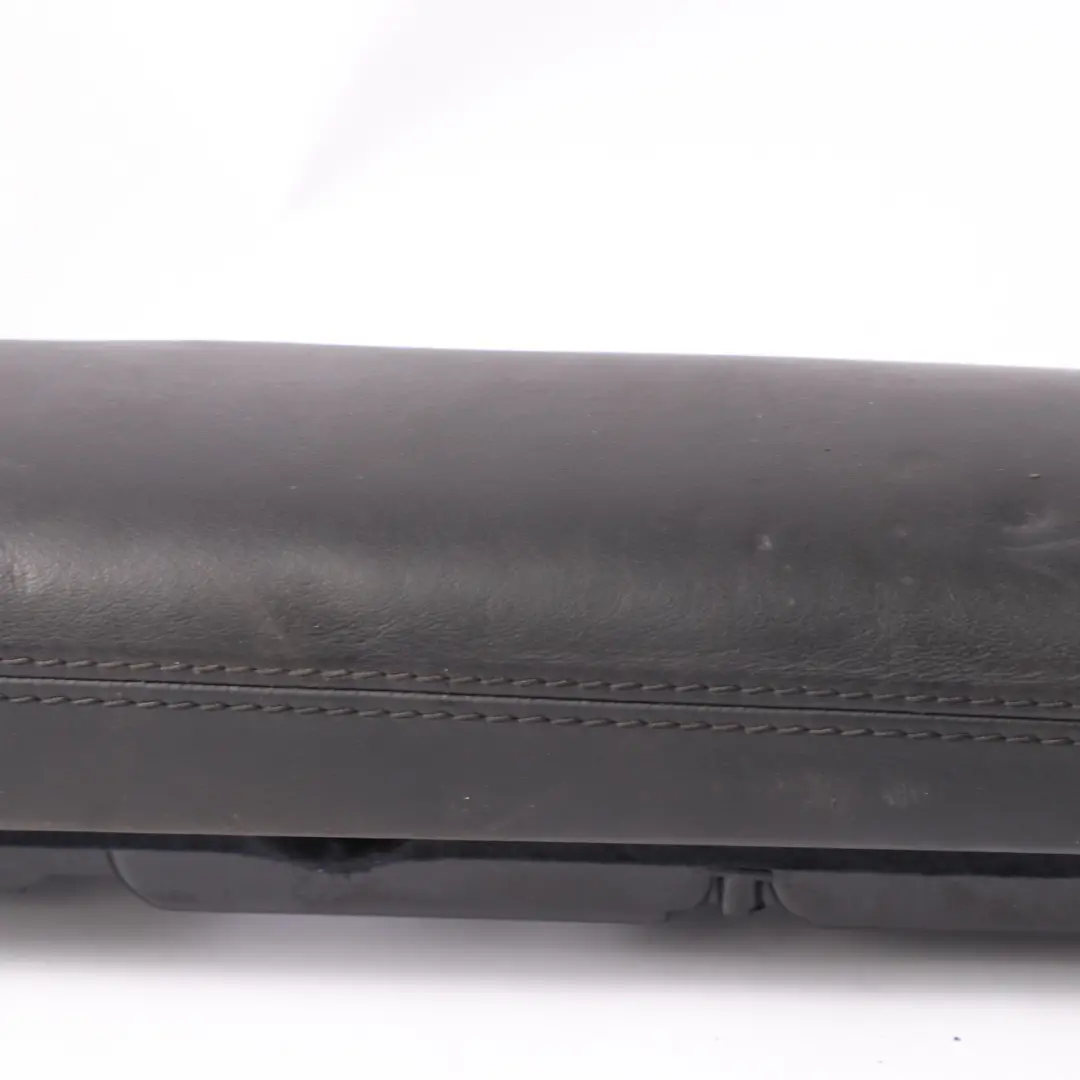 Türkarte Armlehne vorne links Ablagefach Schwarz Leder für Mercedes W221 mit Teilenummer A2217201595 Mercedes W221 Türkarte Armlehne vorne links Ablagefach Schwarz Leder - SKU A2217201595 - Teilenummer A2217201595