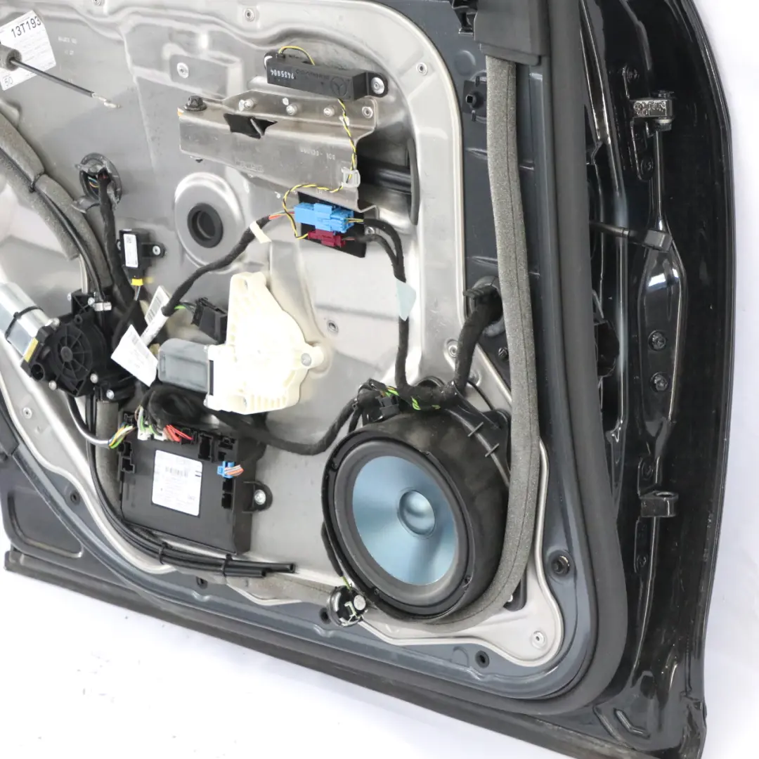 Mercedes W221 Drzwi Lewe Tylne Przedłużane Czarne Lakierowane - SKU A2217300505-BLK - Numer Części A2217300505