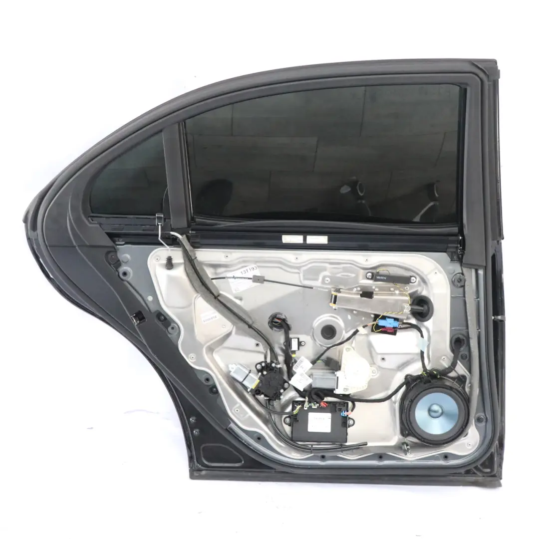 Puerta Larga Trasera Izquierda Cubrepuertas Pintado Negro para Mercedes W221 con número de pieza A2217300505 Mercedes W221 Puerta Larga Trasera Izquierda Cubrepuertas Pintado Negro - SKU A2217300505-BLK - Número de pieza A2217300505