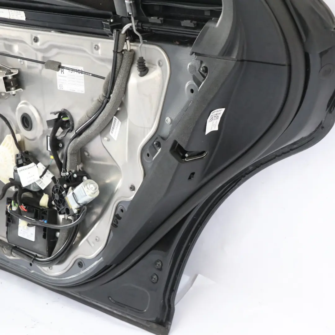 Mercedes W221 Porte arrière droite longue peinte en noir S-Class - SKU A2217300605-BLK - Numéro de pièce A2217300605