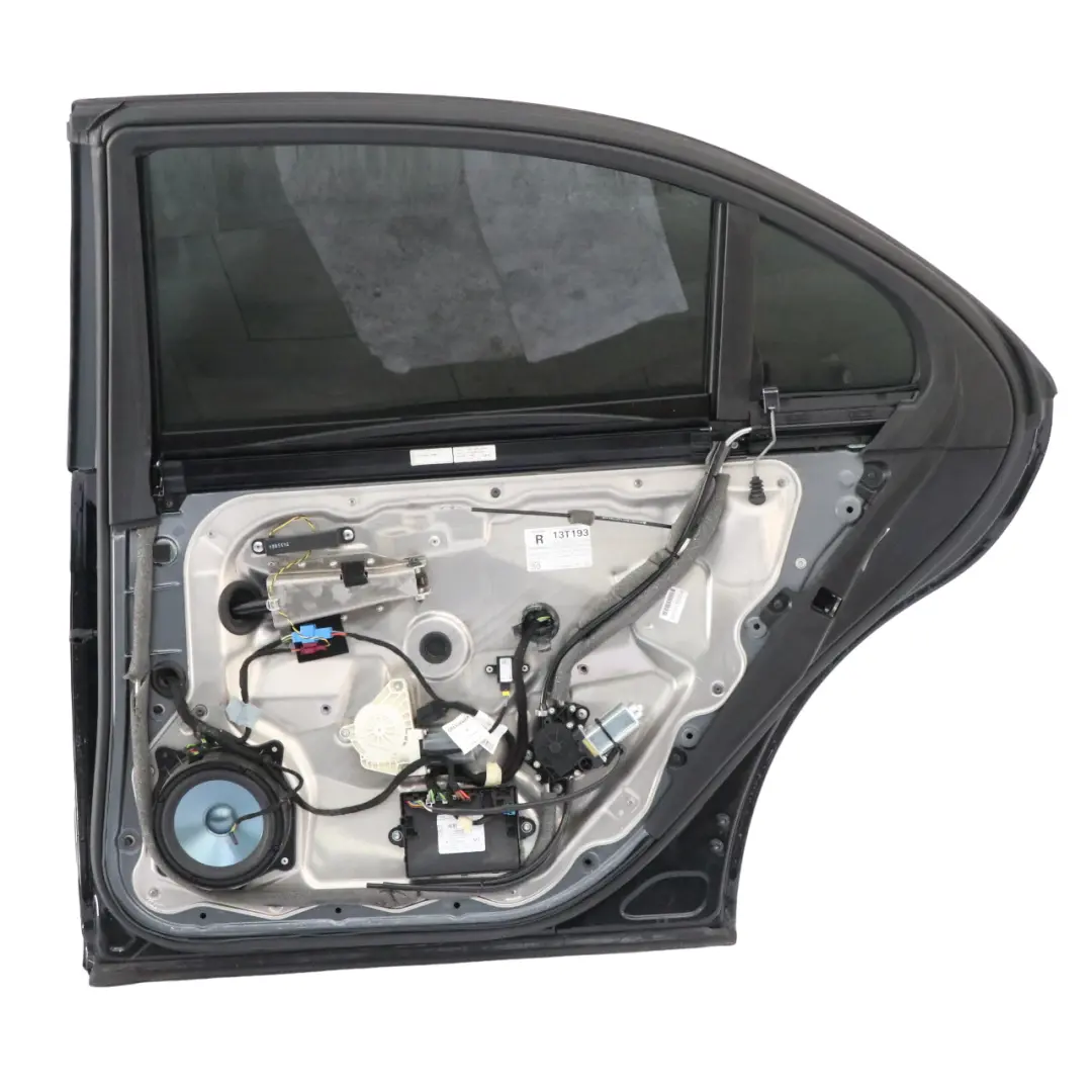 Mercedes W221 Puerta Trasera Larga Derecha Cubre Puerta Pintado Negro - SKU A2217300605-BLK - Número de pieza A2217300605