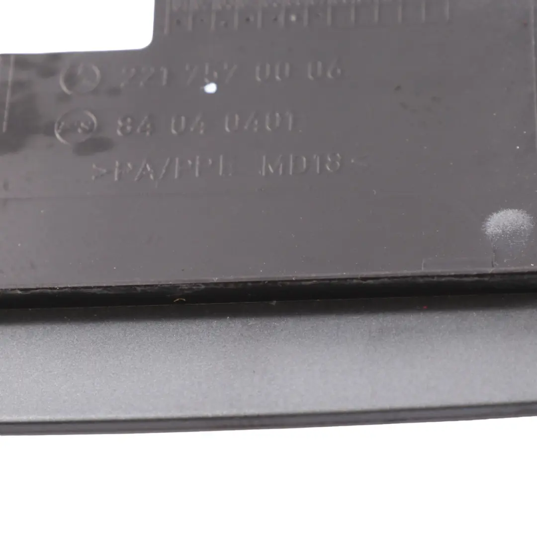 Mercedes W221 Couvercle bouchon réservoir carburant gris silex métallisé - 368 - SKU A2217570006-FLG - Numéro de pièce A2217570006