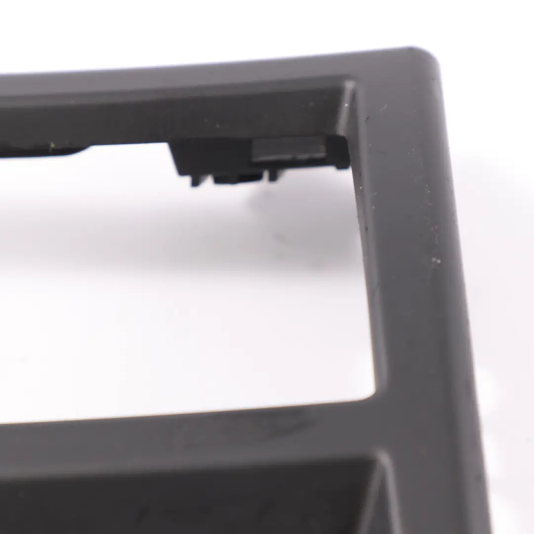 Armaturenbrett vordere Entlüftungsdüse links N/S für Mercedes W221 mit Teilenummer A2218300154 Mercedes W221 Armaturenbrett vordere Entlüftungsdüse links N/S - SKU A2218300154-1 - Teilenummer A2218300154