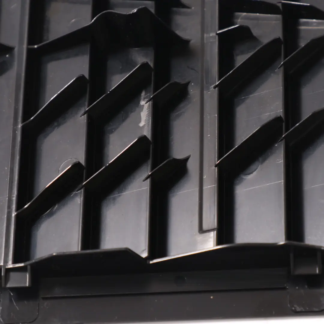 Grille de Ventilation Mercedes W221 Arrière Gauche Évent inférieur pour à propos du numéro de pièce A2218310136 Grille de Ventilation Mercedes W221 Arrière Gauche Évent inférieur - SKU A2218310136 - Numéro de pièce A2218310136