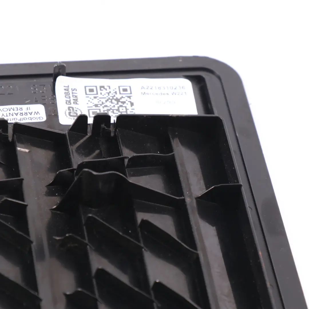 Griglia condotto dell'aria posteriore destra Ugello per Mercedes W221 con numero di parte A2218310236 Mercedes W221 Griglia condotto dell'aria posteriore destra Ugello - SKU A2218310236 - Numero di parte A2218310236