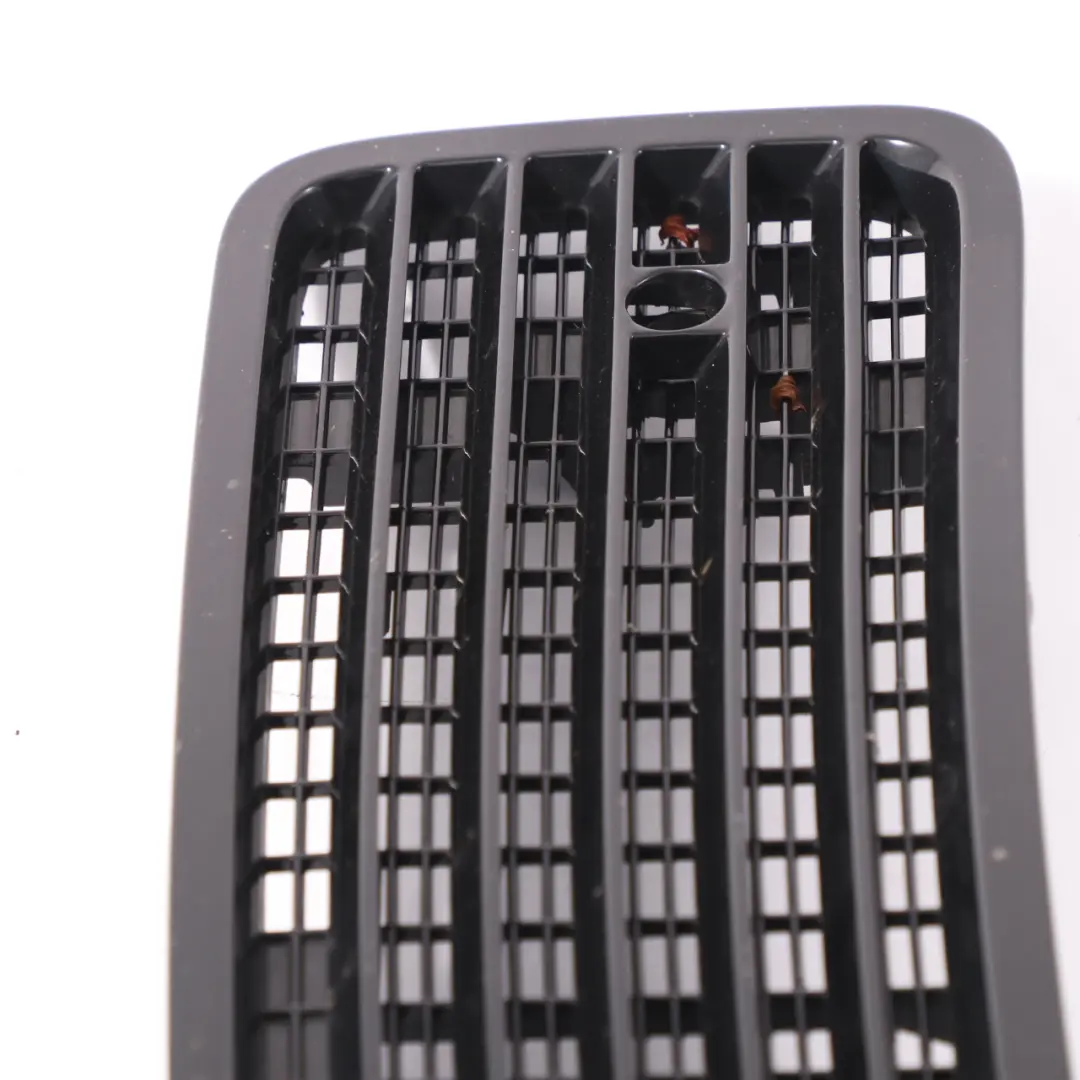 Grille de capot gauche Vent Duct Flint Grey - 368 pour Mercedes W221 à propos du numéro de pièce A2218800305 Mercedes W221 Grille de capot gauche Vent Duct Flint Grey - 368 - SKU A2218800305-FLG - Numéro de pièce A2218800305