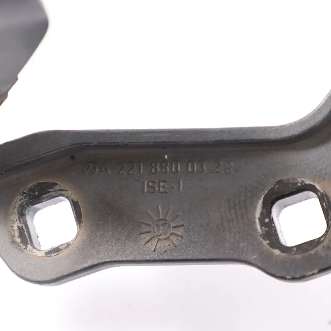 Mercedes W221 Capot Charnière gauche Flint Grey métallisé - 368 - SKU A2218800328-FLG - Numéro de pièce A2218800328