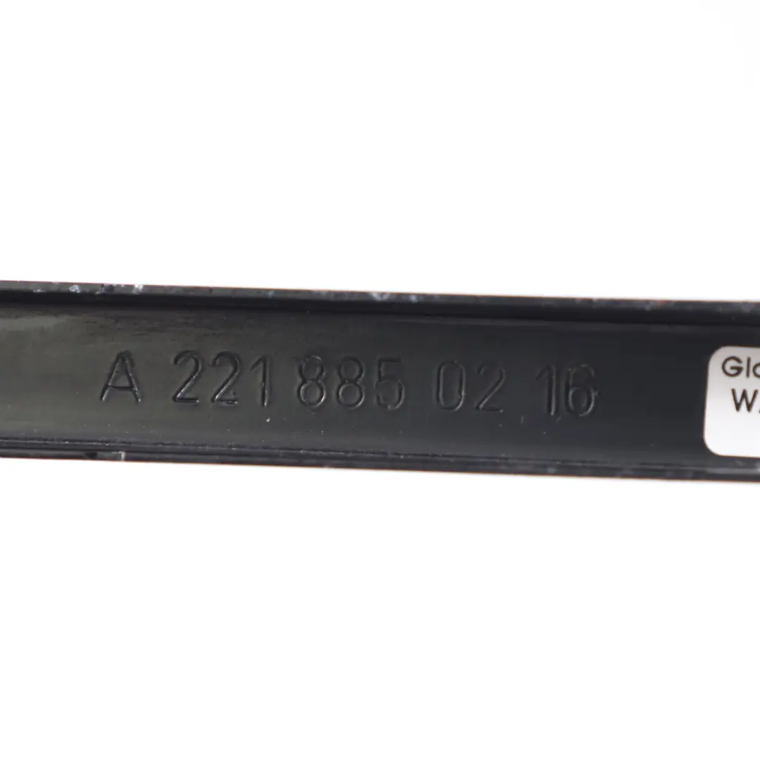 Mercedes W221 parachoques trasero derecho soporte de montaje - SKU A2218850216 - Número de pieza A2218850216
