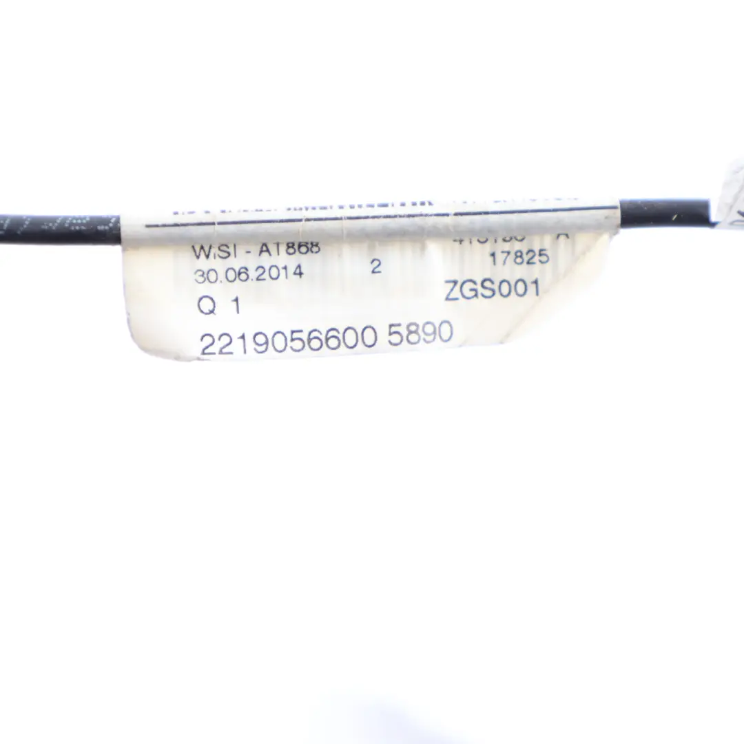 Antenne Mercedes A207 Cabrio Kofferraumklappe hinten Mitte Cavansite Blau - 890 für mit Teilenummer A2219056600 Antenne Mercedes A207 Cabrio Kofferraumklappe hinten Mitte Cavansite Blau - 890 - SKU A2219056600-CVB - Teilenummer A2219056600