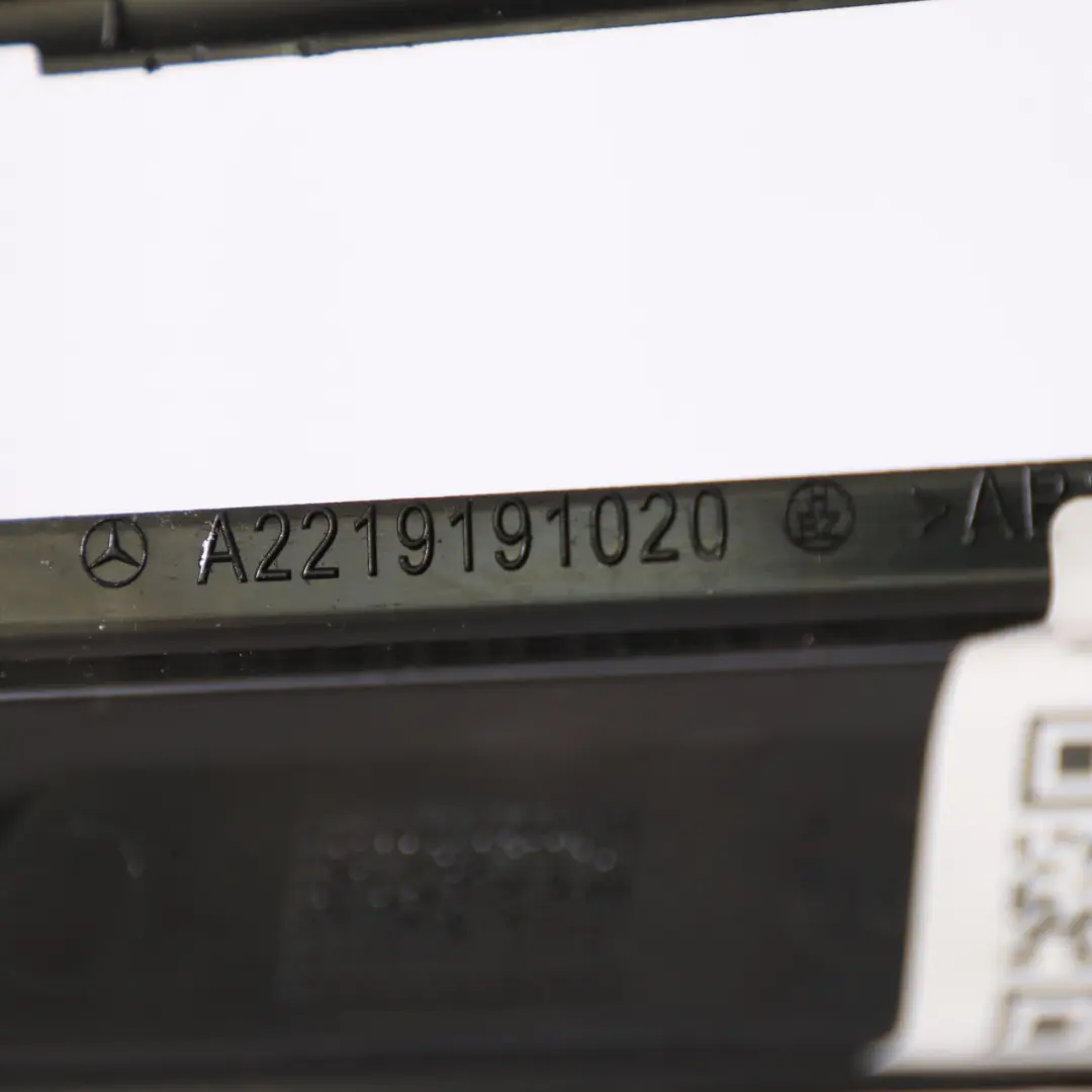 Vordersitz Abdeckung Panel Trim innen rechts schwarz für Mercedes W221 mit Teilenummer A2219191020 Mercedes W221 Vordersitz Abdeckung Panel Trim innen rechts schwarz - SKU A2219191020 - Teilenummer A2219191020